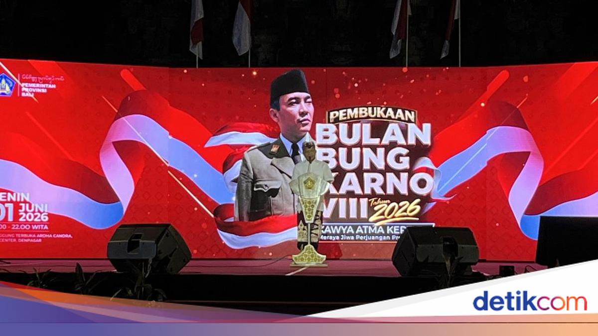 Koster Chides Regional Leaders Absent from Bung Karno Month Opening