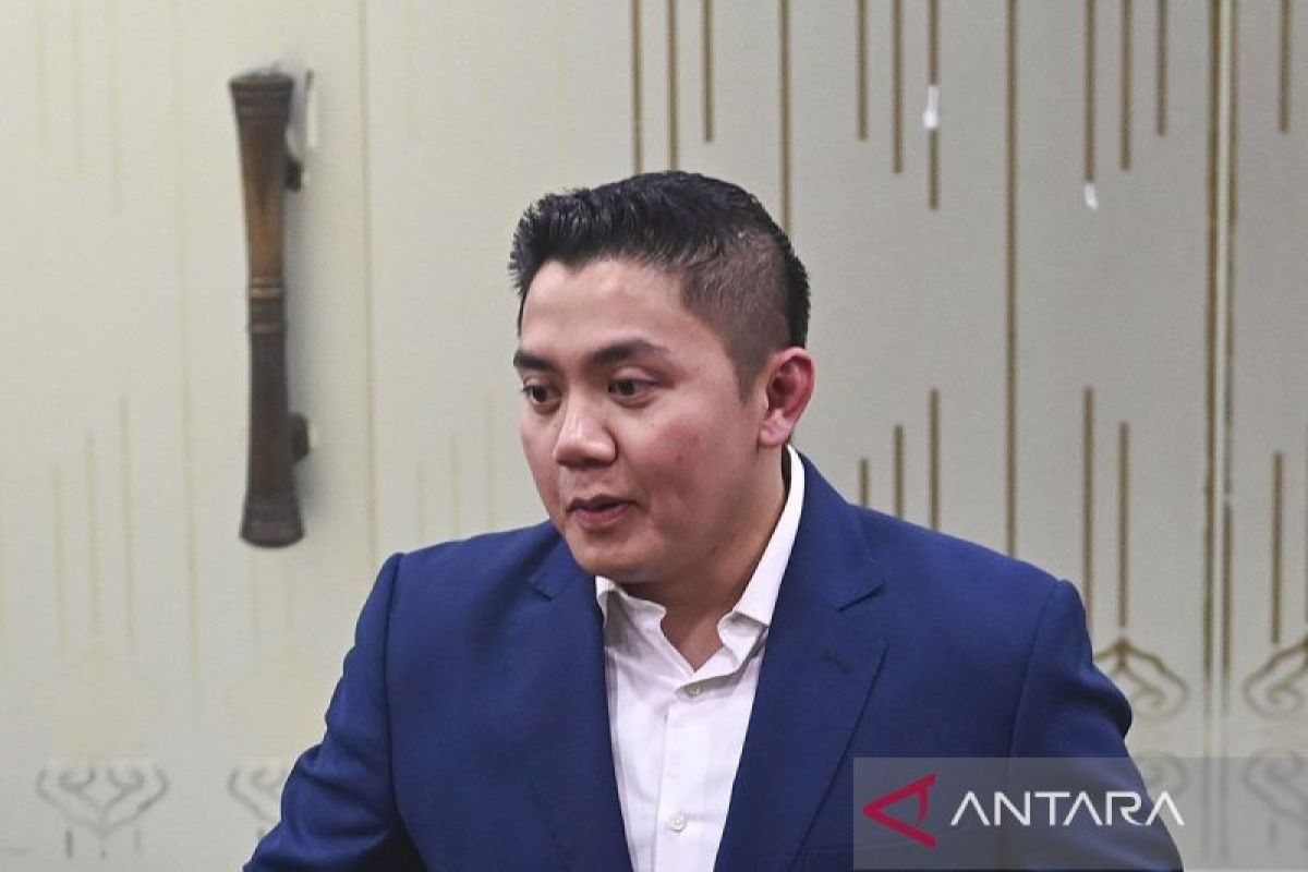 Cabinet Secretary: President Covers Additional Foreign Trip Costs