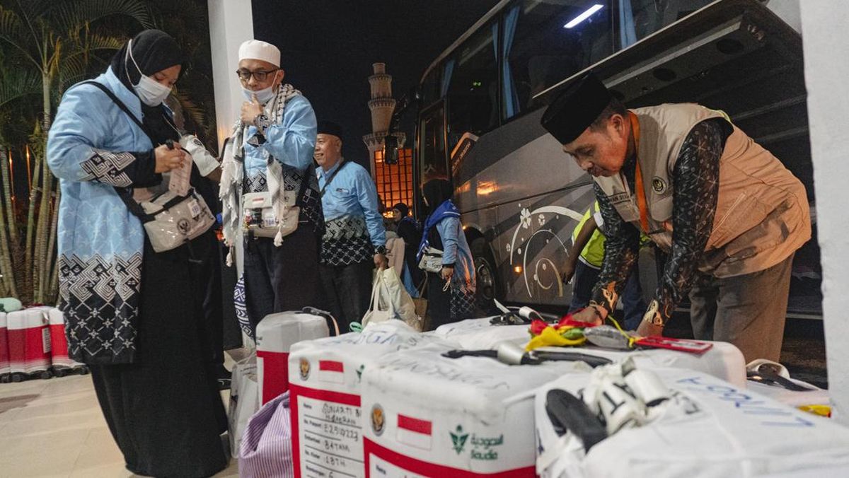 First batch of Indonesian Hajj pilgrims arrives in Batam