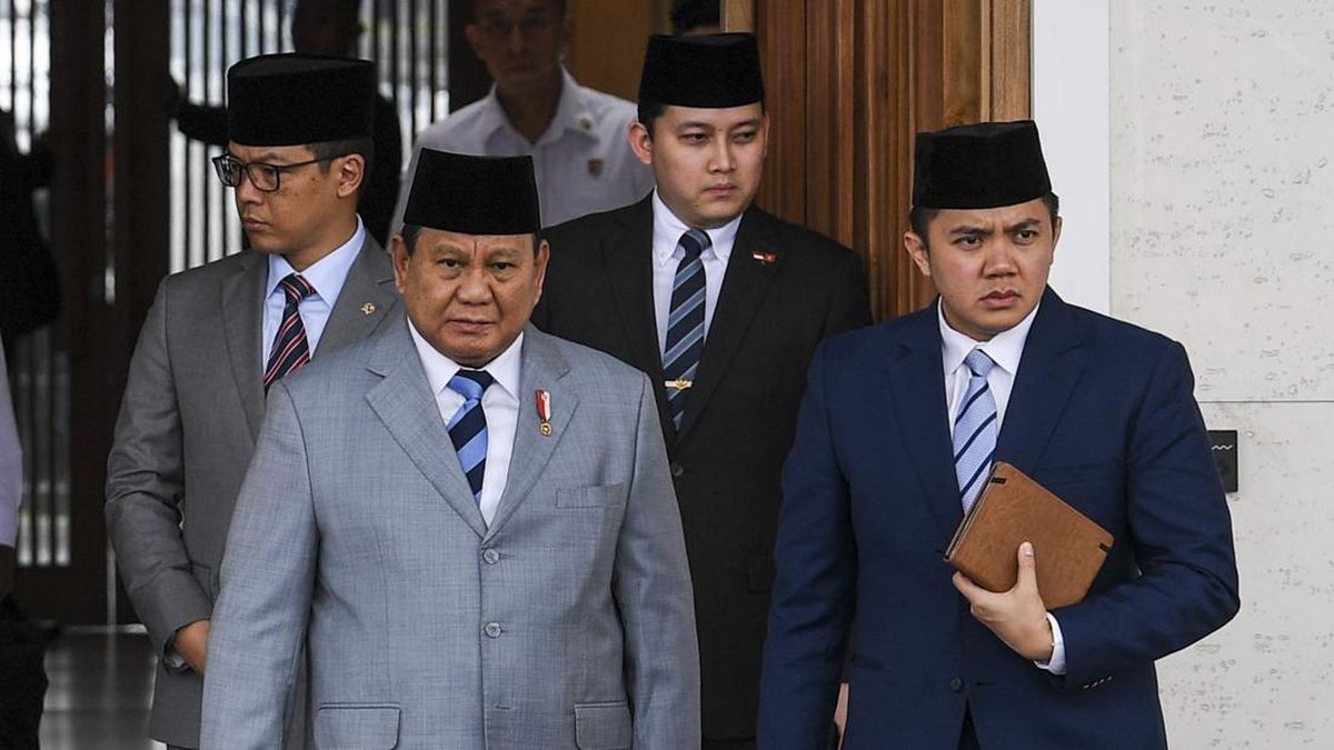 Cabinet Secretary Teddy Responds to Criticism Over President Prabowo's Foreign Visits