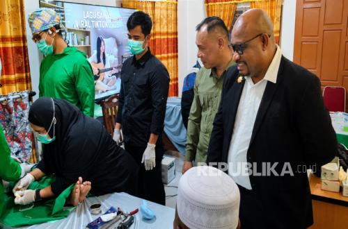 FKUB Mimika Organises Interfaith Mass Circumcision Event to Foster Unity from a Young Age