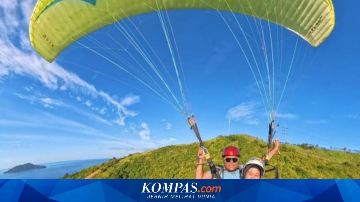 Paragliding at Puncak Dunu Becomes New Attraction for North Gorontalo