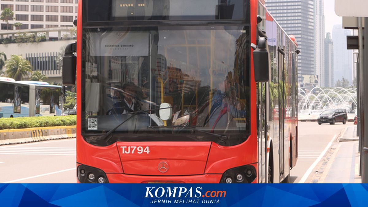 Fire hits Kemayoran in Central Jakarta; Transjakarta reroutes Route 14 JIS-Senen