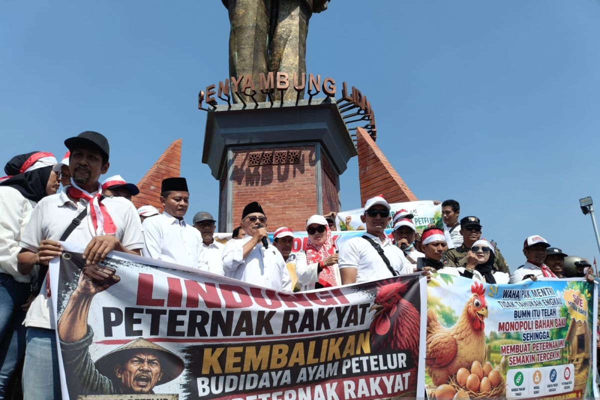 Blitar Raya Small-Scale Farmers Demand Government Protection