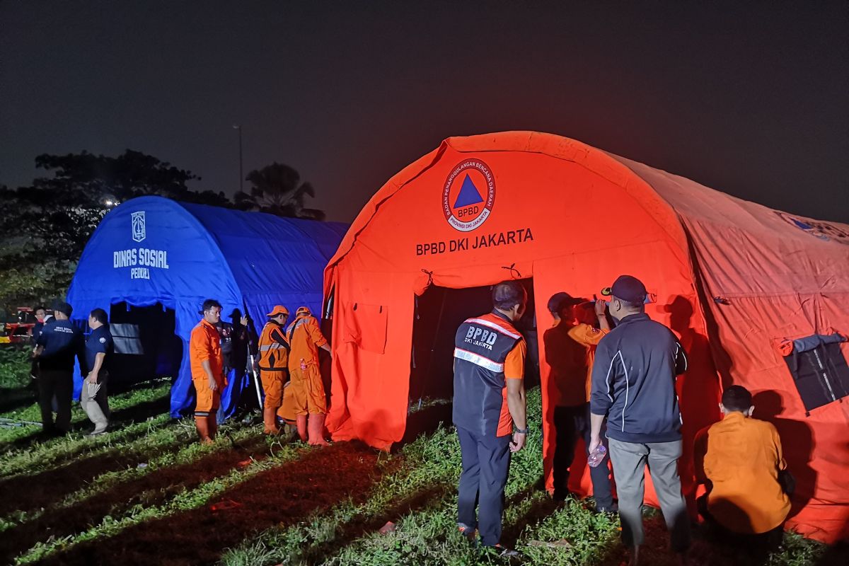 Jusuf Hamka Field shelters Kemayoran fire victims