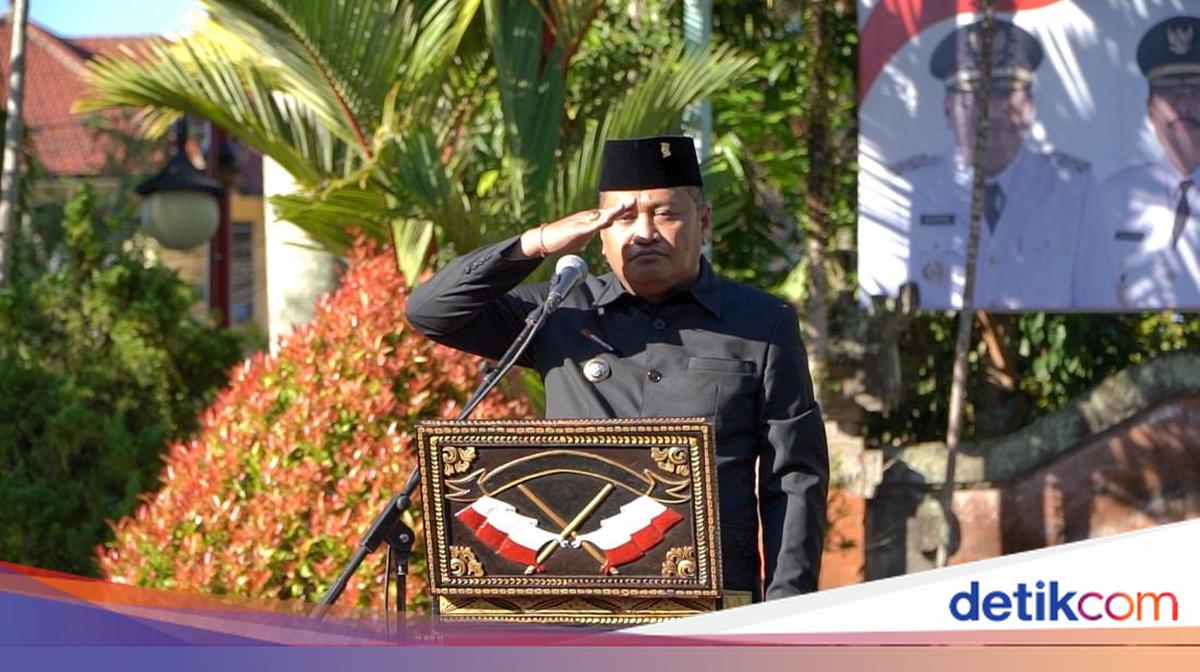 Mahayastra Leads Pancasila Anniversary Commemoration at Gianyar Regency Office