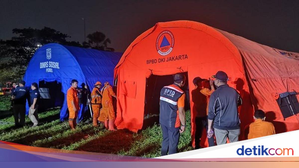 Two RWs Affected by Kemayoran Fire, Aid Prepared at Evacuation Site