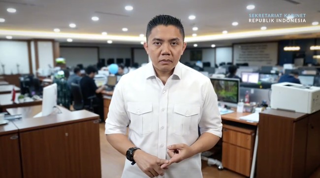 Cabinet Secretary Teddy Responds to Dino Patti Djalal on President's Foreign Visits