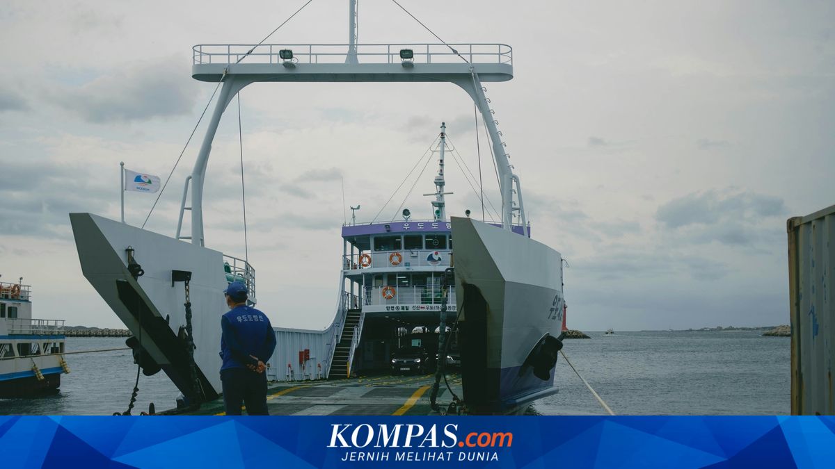 Popular Automotive: Electric Vehicles Cross Islands, Charge at SPKLU