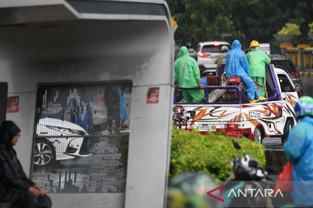 BMKG forecasts partial Jakarta to be drenched by rain Tuesday afternoon