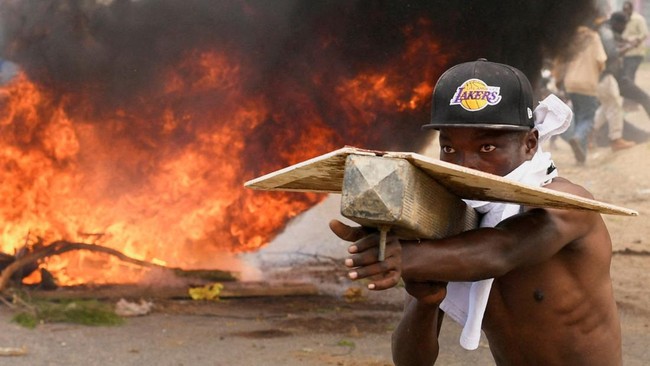 Chaos as Kenyans Protest Plans for Ebola Quarantine Centre