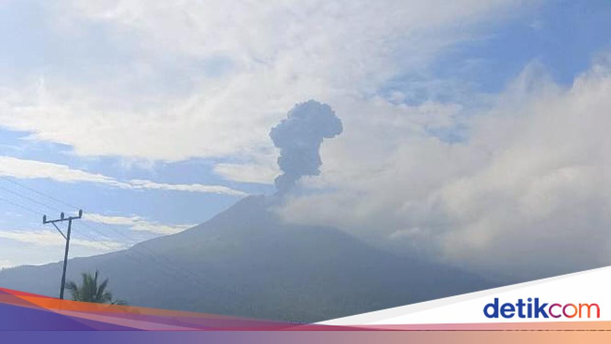 Mount Lewotobi Laki-laki Erupts, Discharges Ash Column 1 Kilometre High