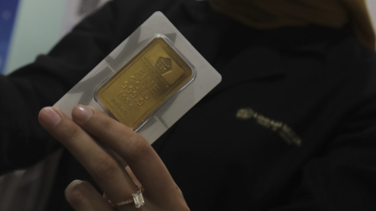 Gold Prices Fluctuate: UBS, Antam, and Galeri24 Maintain High Levels