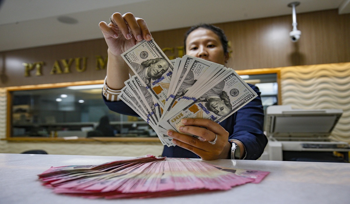Rupiah Exchange Rate Weakens to Rp17,859 per US Dollar on 2 June 2026