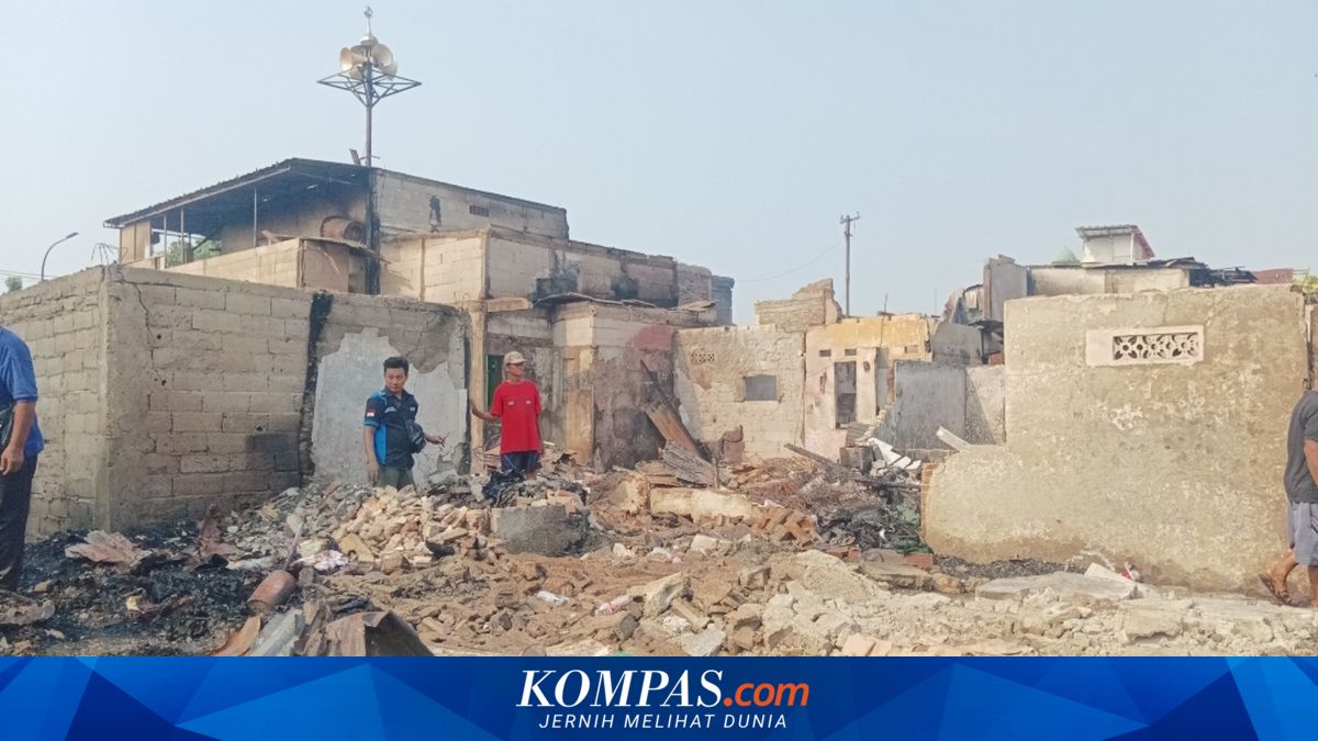 The Aftermath of the Jiung Market Settlement Fire: Only Building Debris Remains