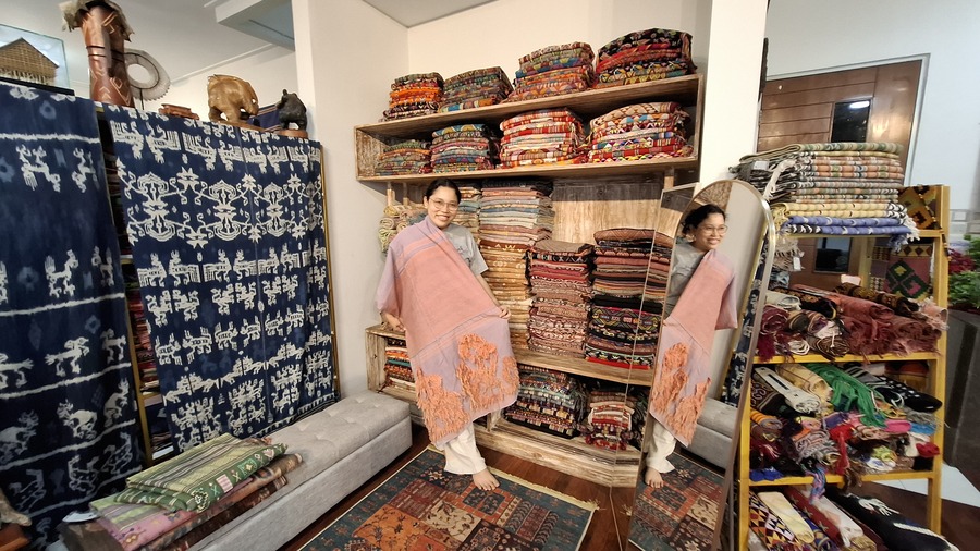 Weaving Hope for NTT Women Through Traditional Textiles