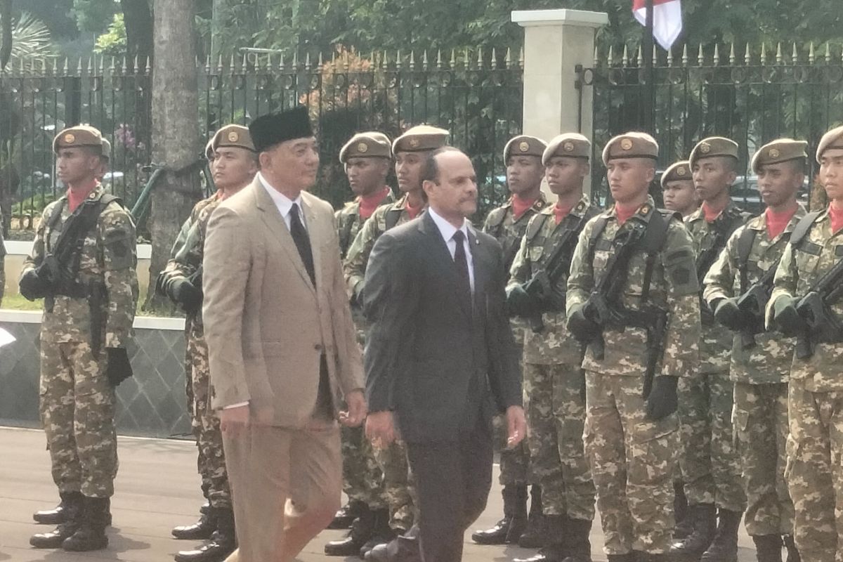 Indonesian Defence Minister Receives Courtesy Visit from Qatari Defence Minister