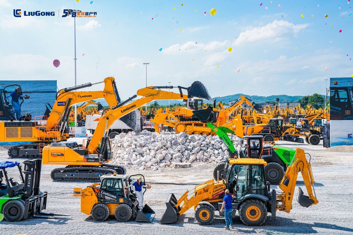 Building a Zero-Carbon Future | LiuGong Hosts Sixth Global Customer Day in Liuzhou