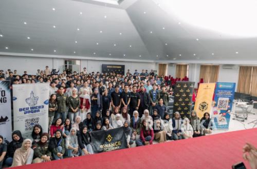 Digital Literacy Becomes Key to Competitiveness, Hundreds of Lampung Students Deepen Knowledge of New Technologies