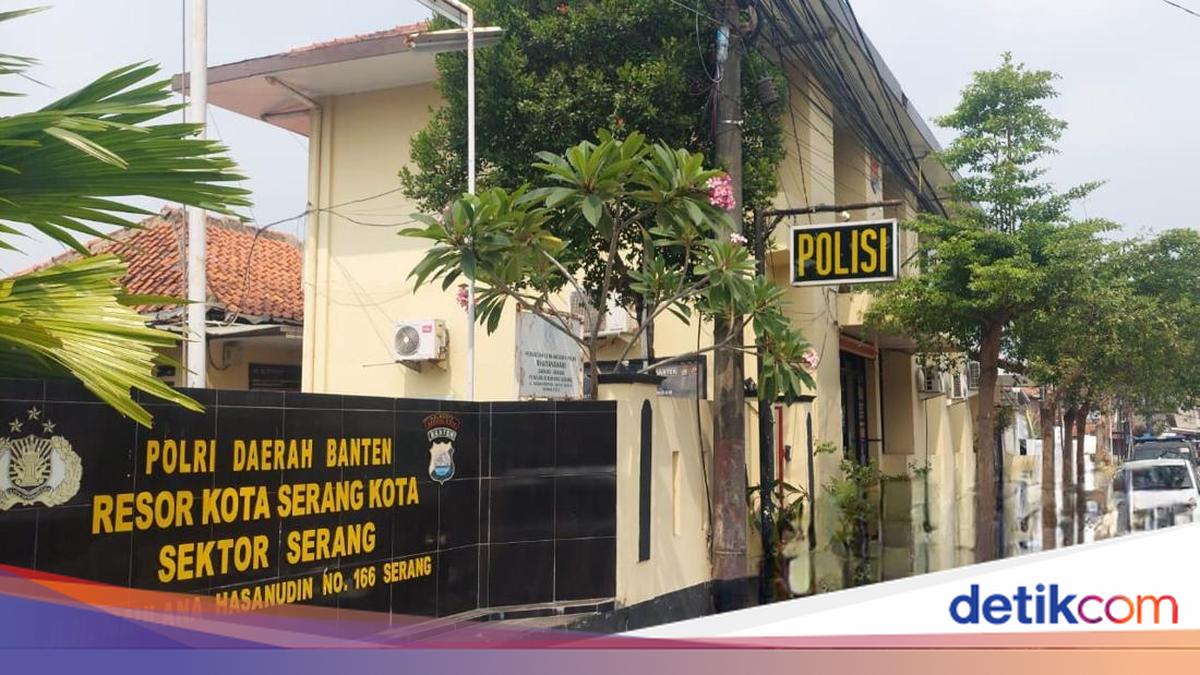 Viral Video of Serang Police Station Closed During Early Morning Report: Here are the Facts
