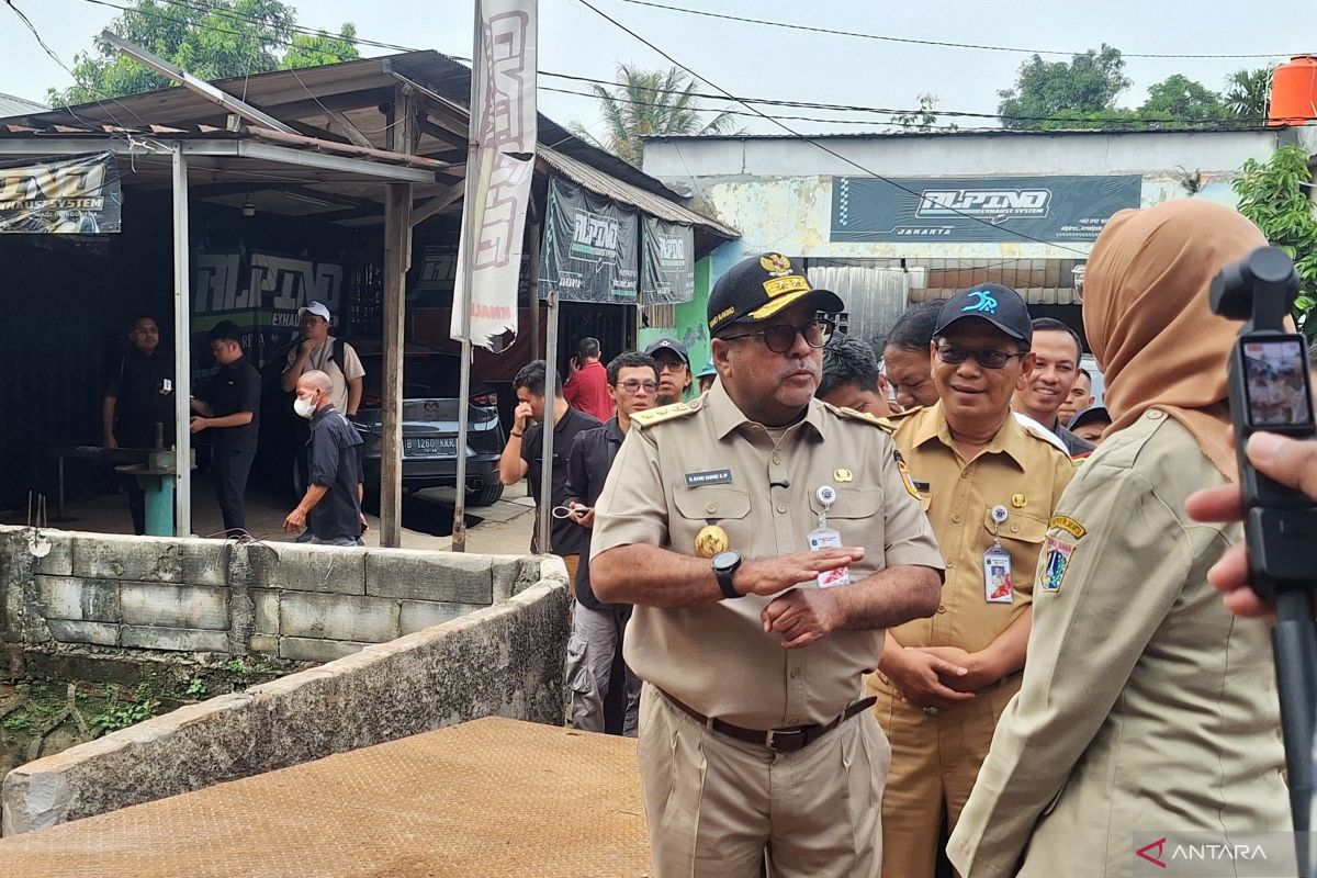 Jakarta Provincial Government Maps Damaged Armco Culverts to Prevent Road Subsidence