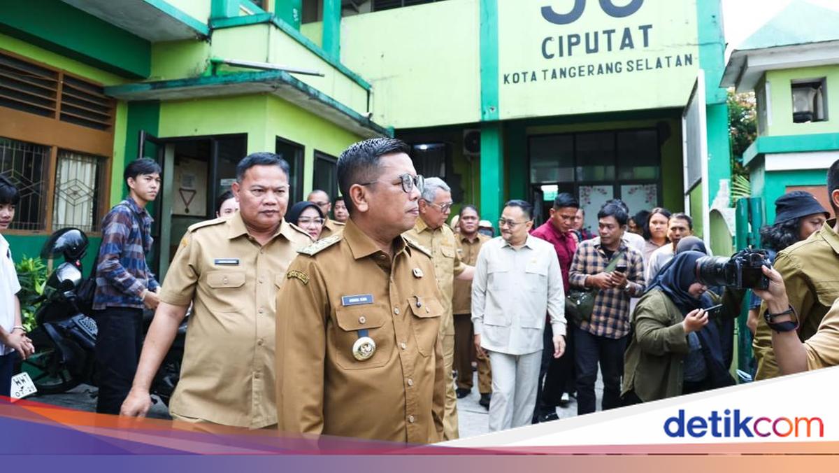 Banten Free School Programme Claimed to Boost Student Interest in Private Schools