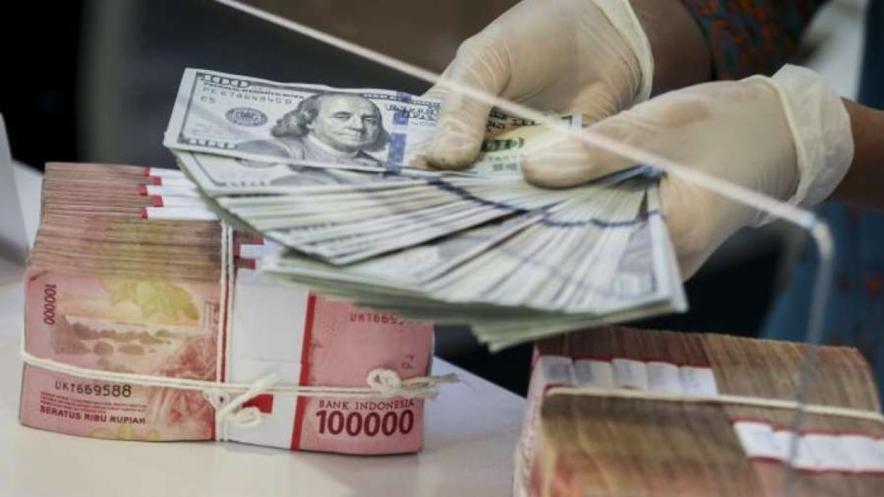 Rupiah Continues to Decline to Rp17,839 per US Dollar as Geopolitical Sentiment and Inflation Apply Pressure