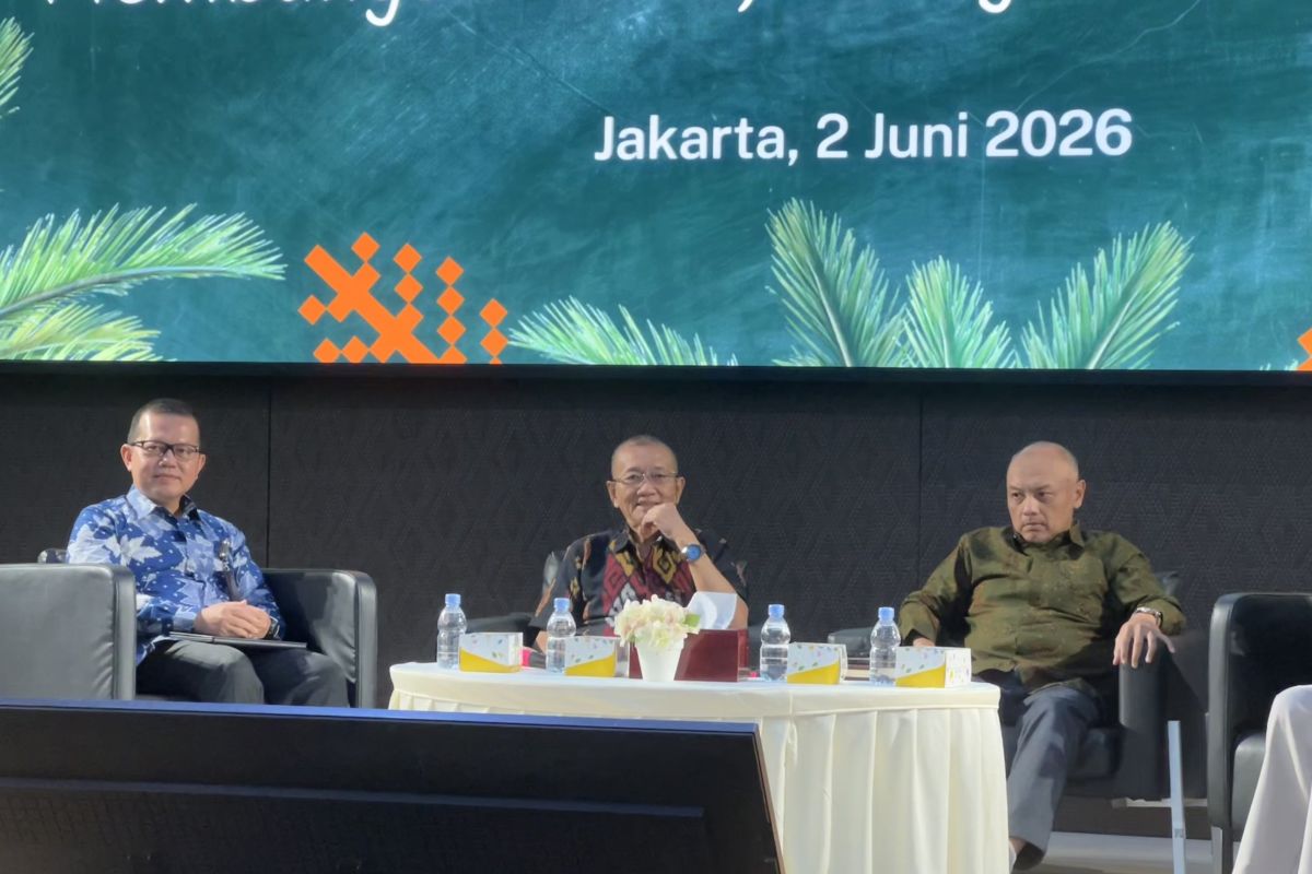 Indonesia gives 5,000 scholarships for future palm oil industry talent
