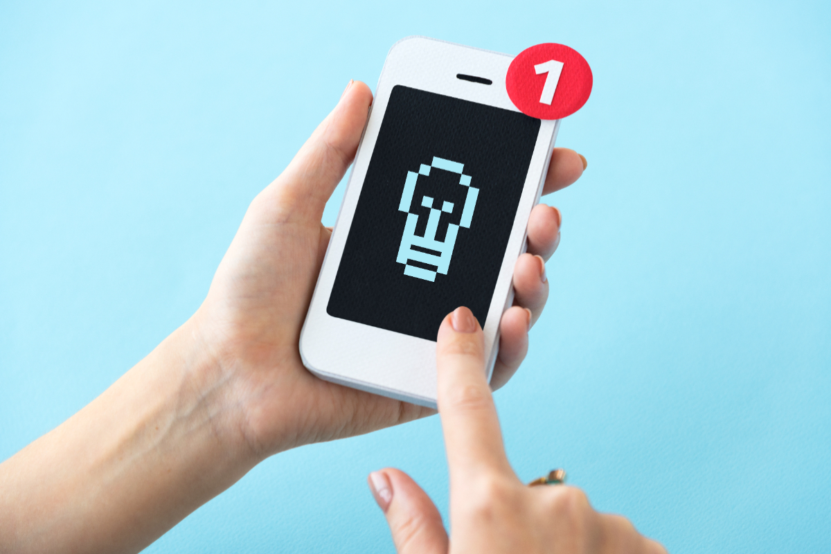 8 Signs Your Smartphone is Being Tapped, and How to Fix It