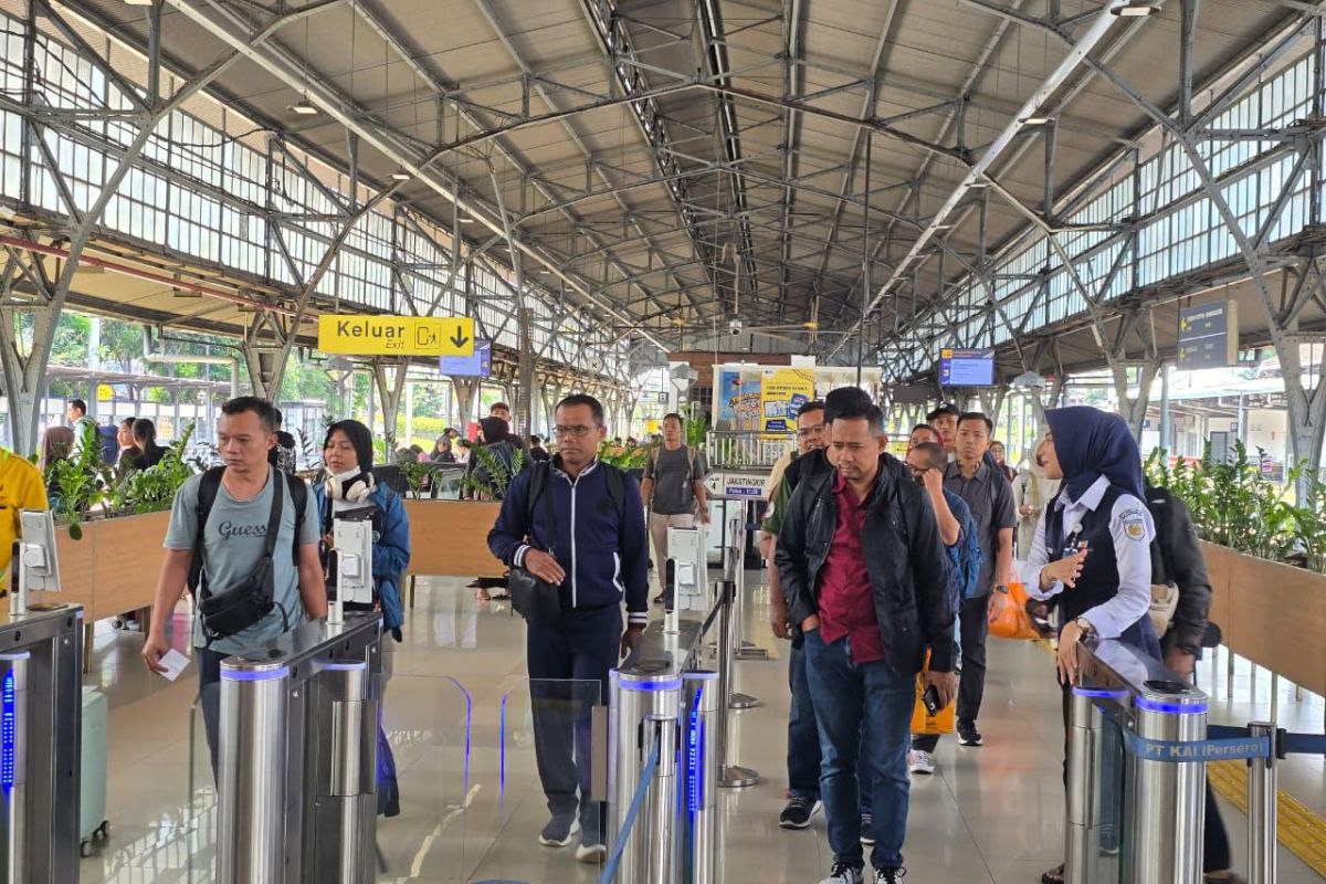 KAI Jakarta: 683,000 People Travel by Train During May 2026 Long Holiday