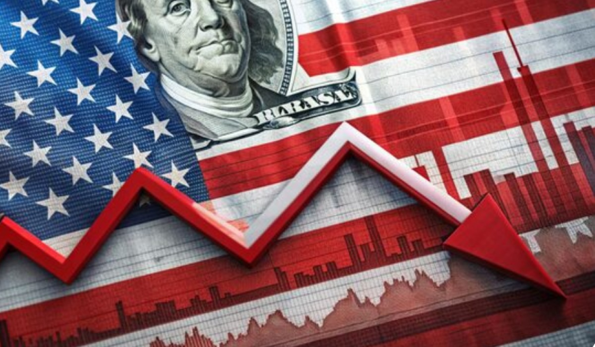 US Economy Threatened by Recession, Mark Zandi: Trump Has One Week Maximum