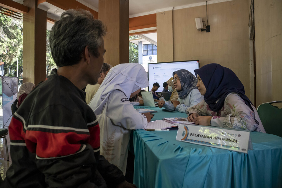 West Jakarta Education Office Establishes 2026 Student Admission Service Post at SMAN 78