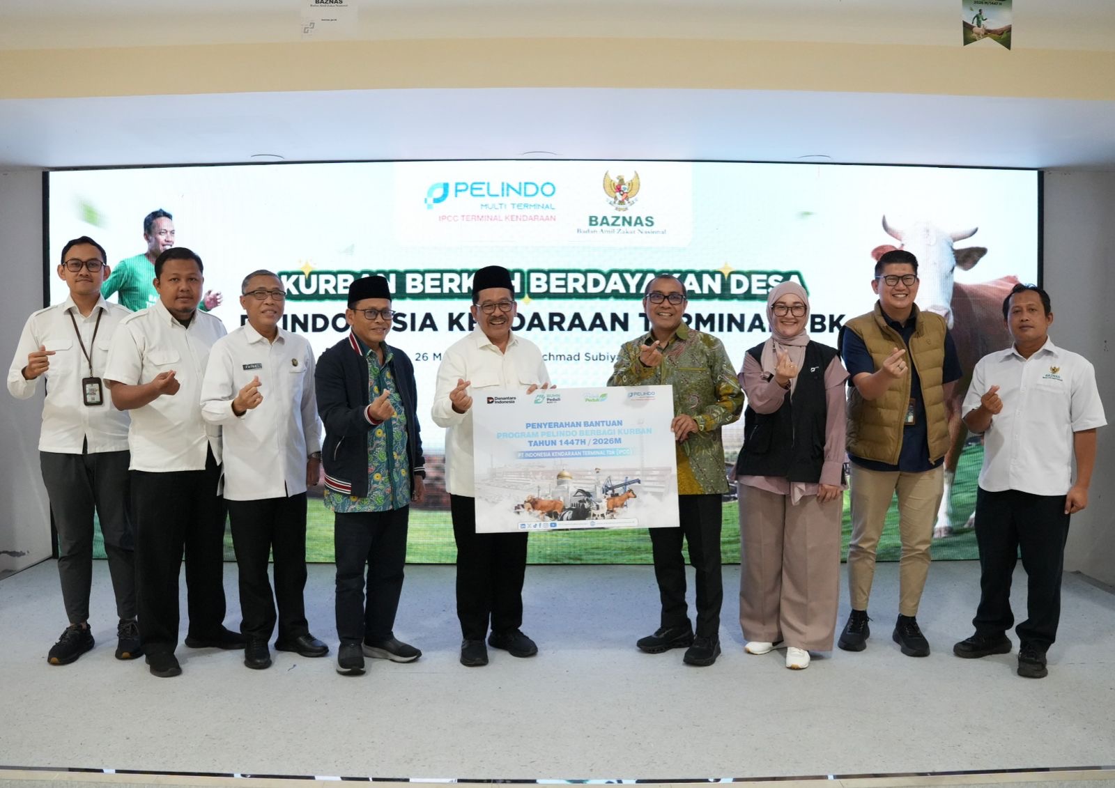 Baznas Receives 12 Cattle for Qurbani Donation from PT Indonesia Kendaraan Terminal