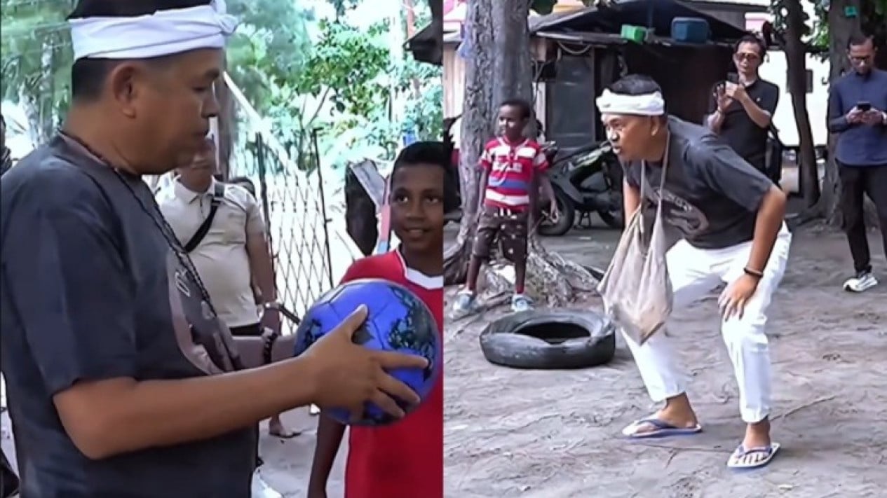 Dedi Mulyadi Acts as Goalkeeper, Promises Rp200,000 Prize if Papuan Children Can Score