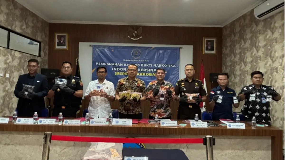 Dua Kurir Ditangkap, BNNP Kepri Musnahkan Barang Bukti Narkoba dari Jaringan Lintas Negara