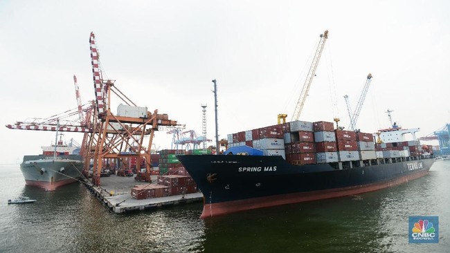 Trade Surplus Shrinks, Indonesia's Current Account Deficit Threatened to Widen