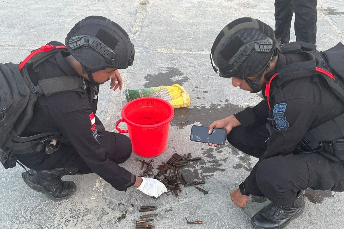Bomb Disposal Squad Discovers Active WWII Mortars and Ammunition in Biak