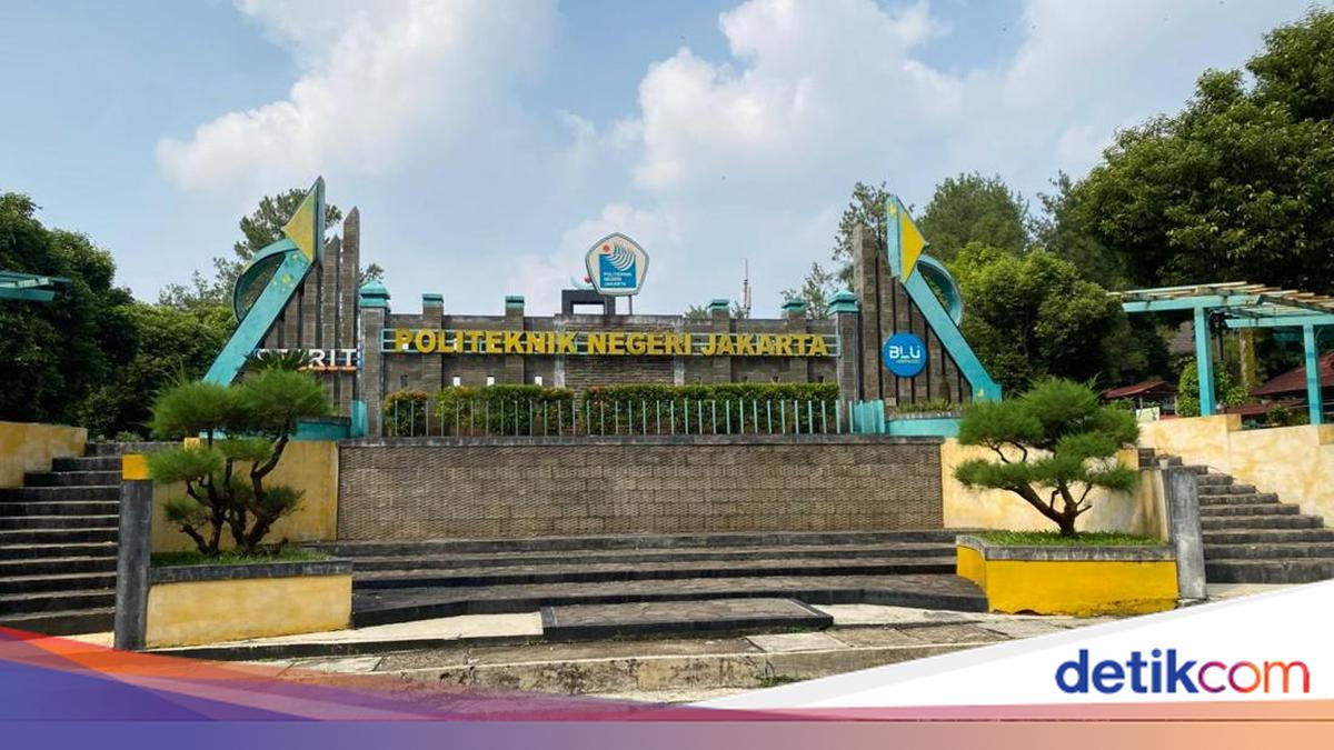 Father Prostrates in Apology After PNJ Student Caught Kissing Same-Sex Partner