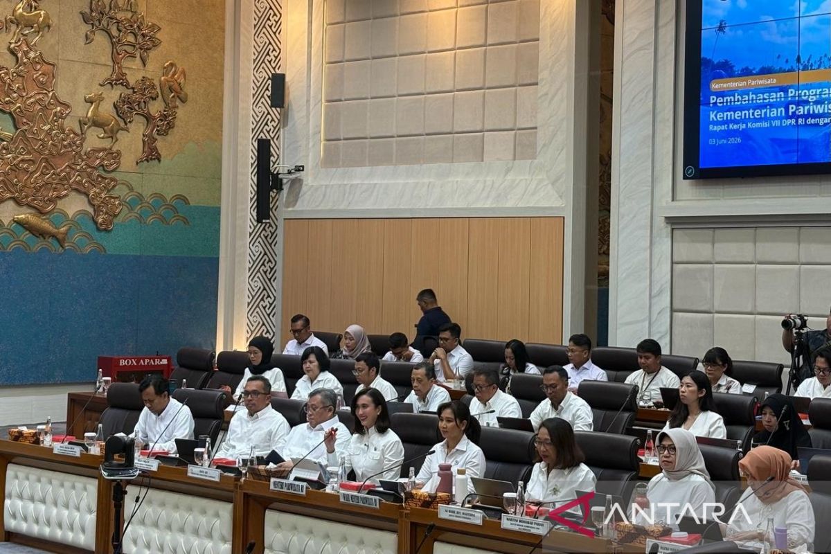 Tourism Minister states tourism remains resilient amidst geopolitical pressures