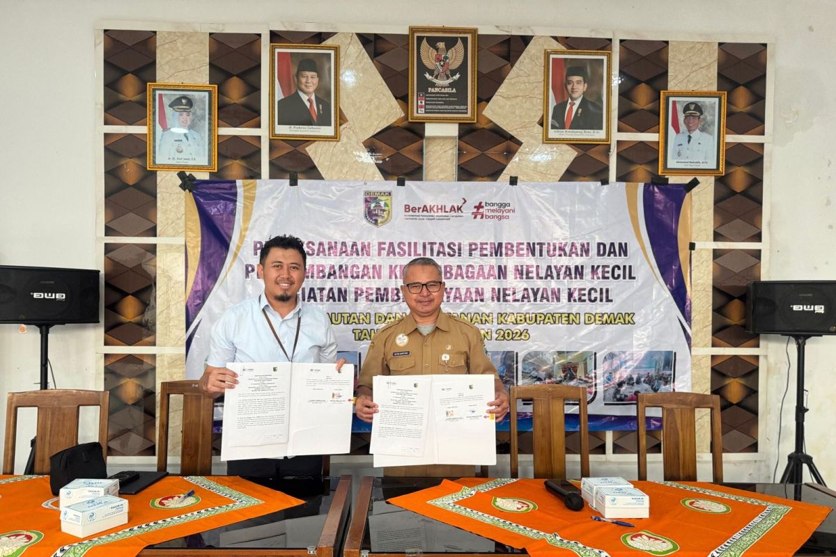Askrindo provides maritime micro-insurance in Demak Regency