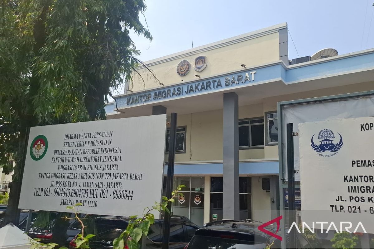 West Jakarta Immigration Office ensures services continue following KPK sting operation