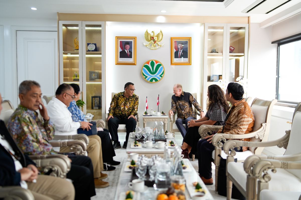 Environment Minister Targets Development of 'Green Jobs' in Indonesia