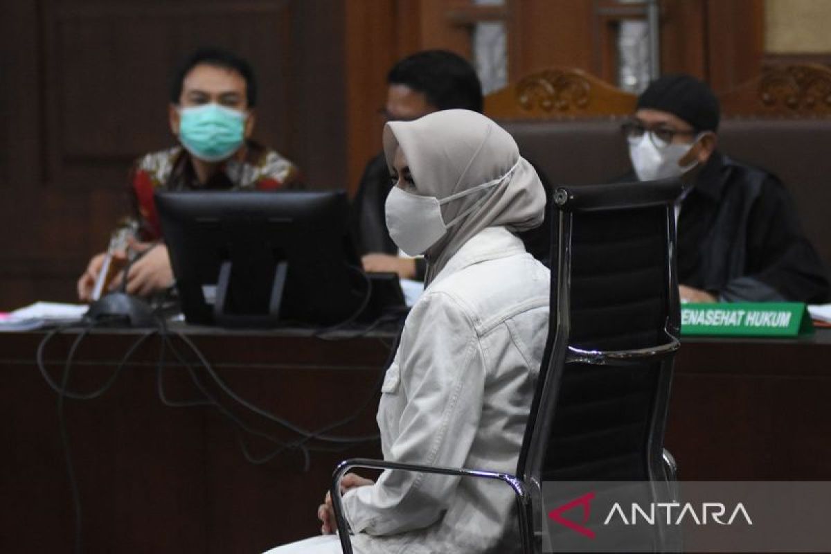 KPK interrogates Rita and Robert regarding East Kalimantan coal gratification case