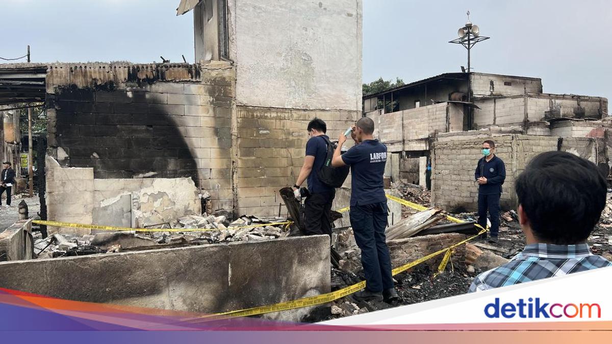Forensic Laboratory Conducts Crime Scene Investigation at Kemayoran Fire Site in Central Jakarta