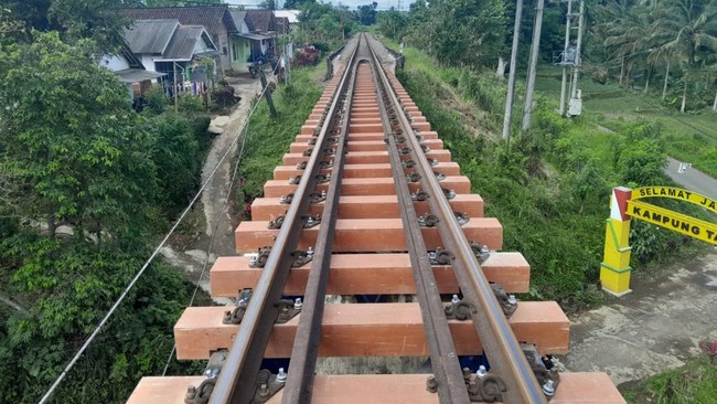 Indonesia Targets 60,000 km of Active Railway Network by 2045