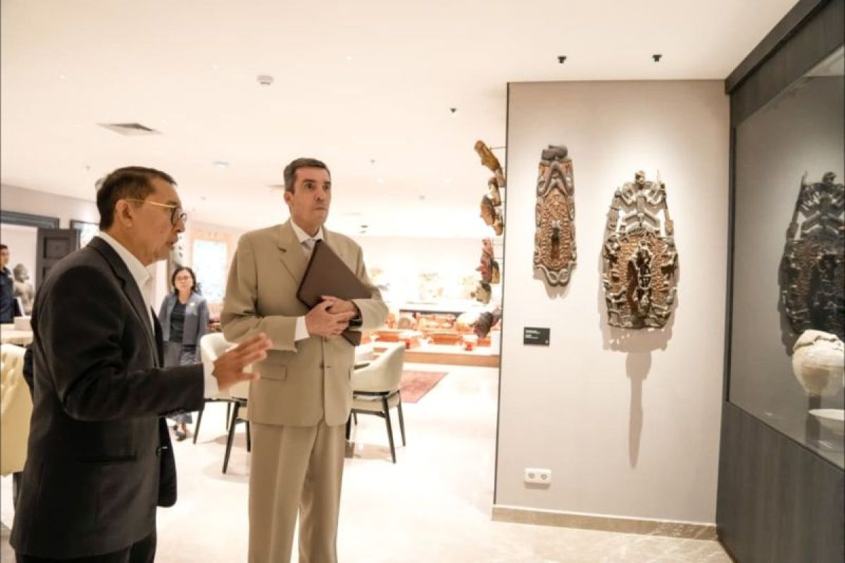 Indonesia and Greece Discuss Coalition for Cultural Artefact Repatriation