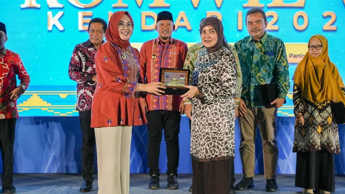 Vice Mayor of Makassar Attends APEKSI Working Meeting Gala Dinner in Kendari