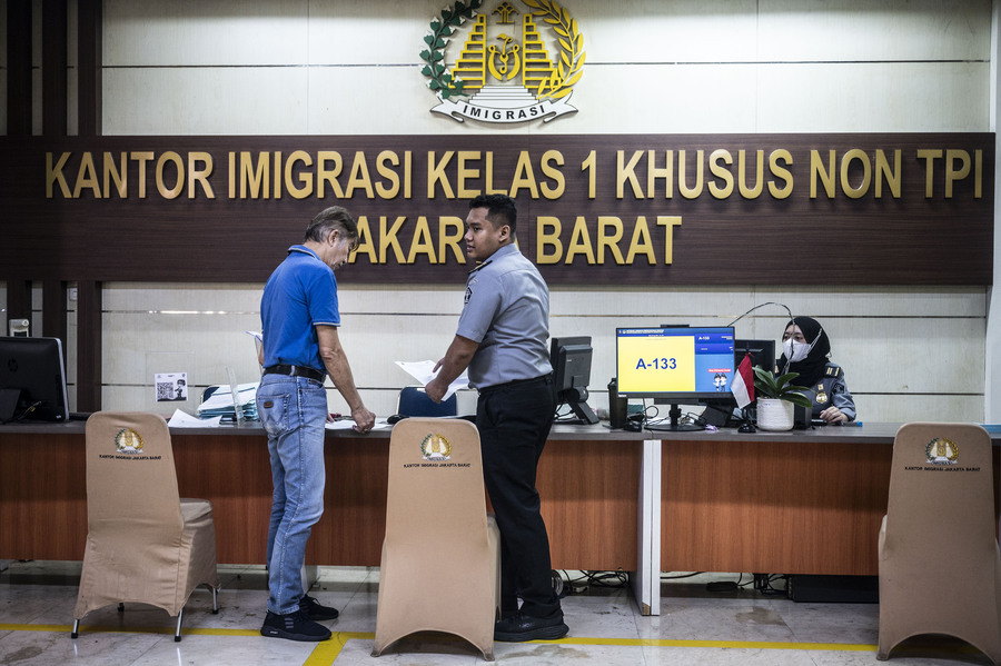 West Jakarta Immigration Office Ensures Public Services Remain Normal Following KPK Sting Operation
