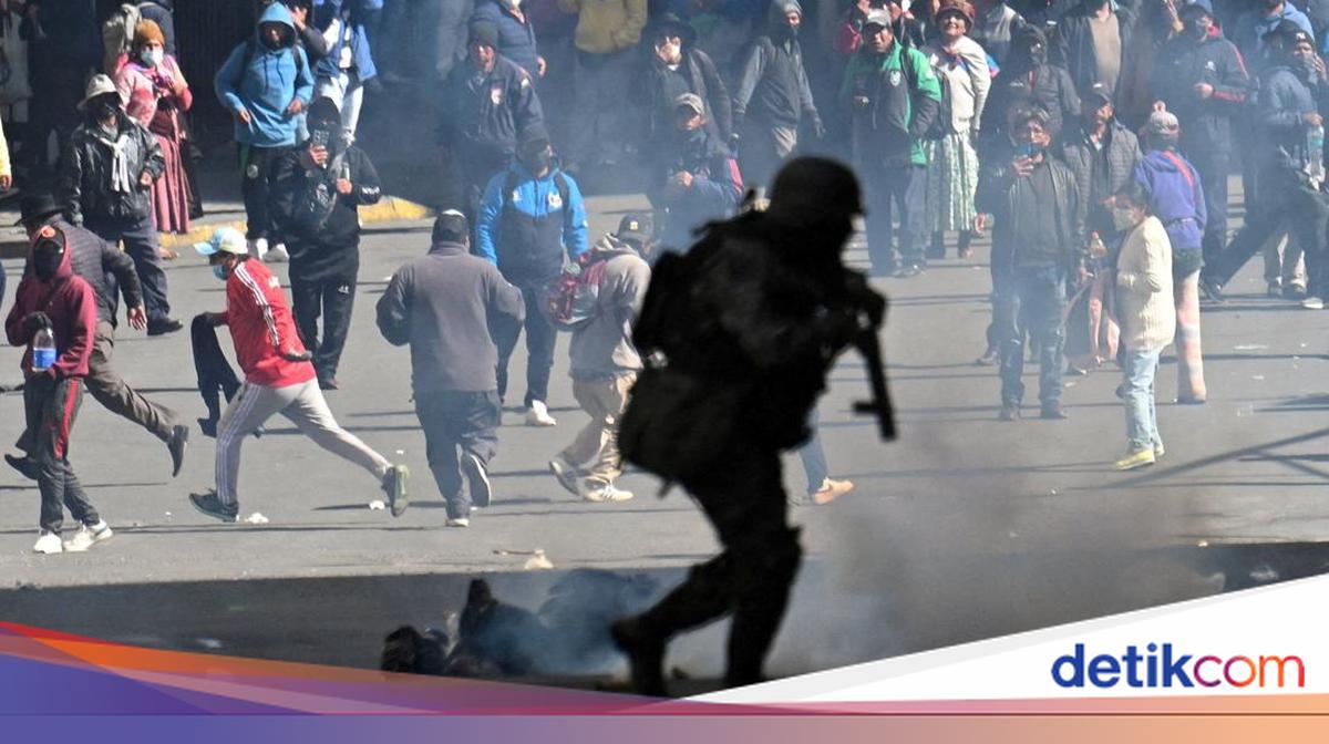 Protests Shake Bolivia as Ministers Resign