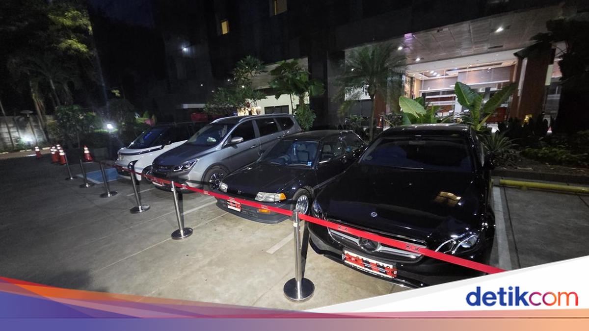 Luxury Cars and Triumph Motorcycles Seized by KPK Following Sting Operation on West Jakarta Immigration Official